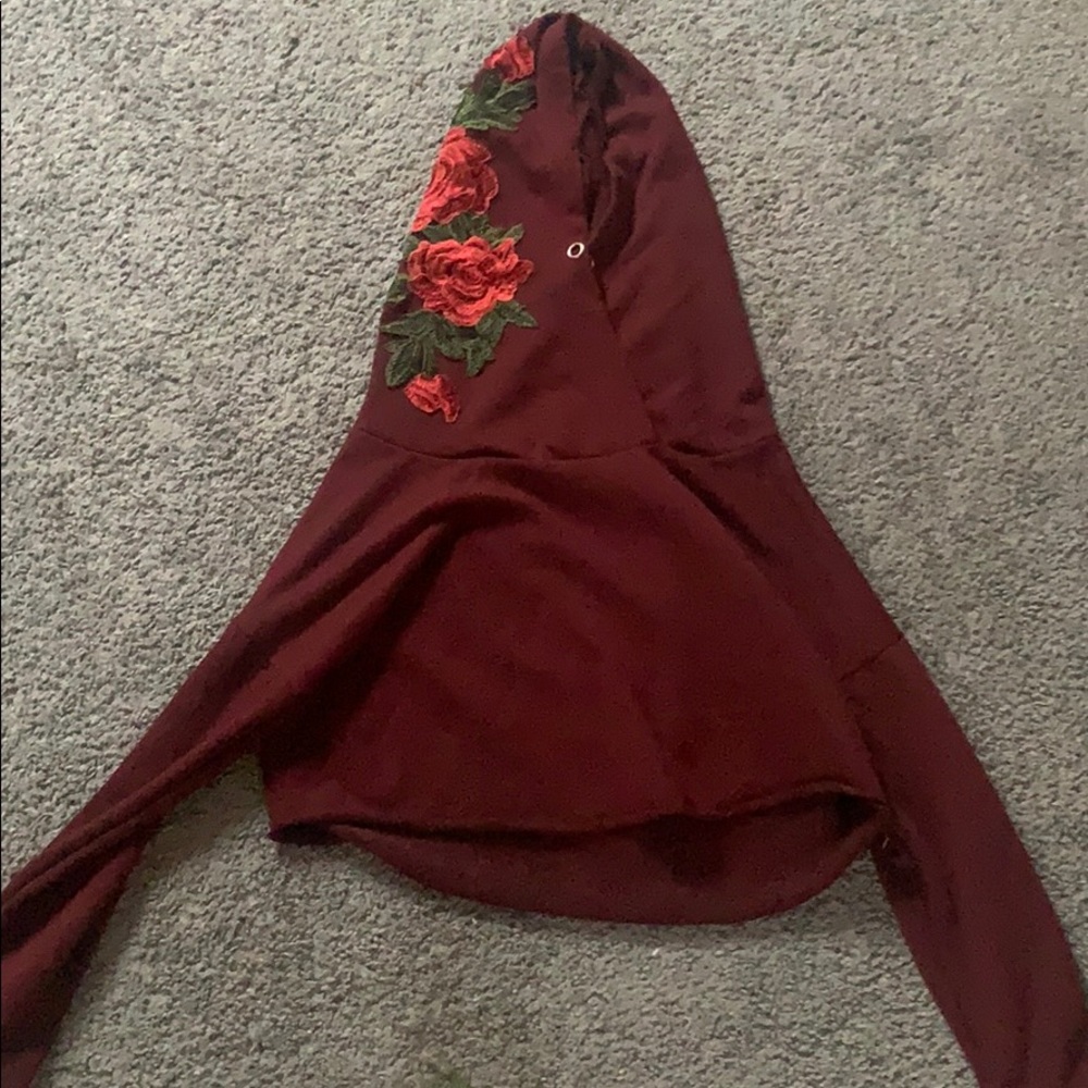 Cropped maroon rue 21 roes sweatshirt